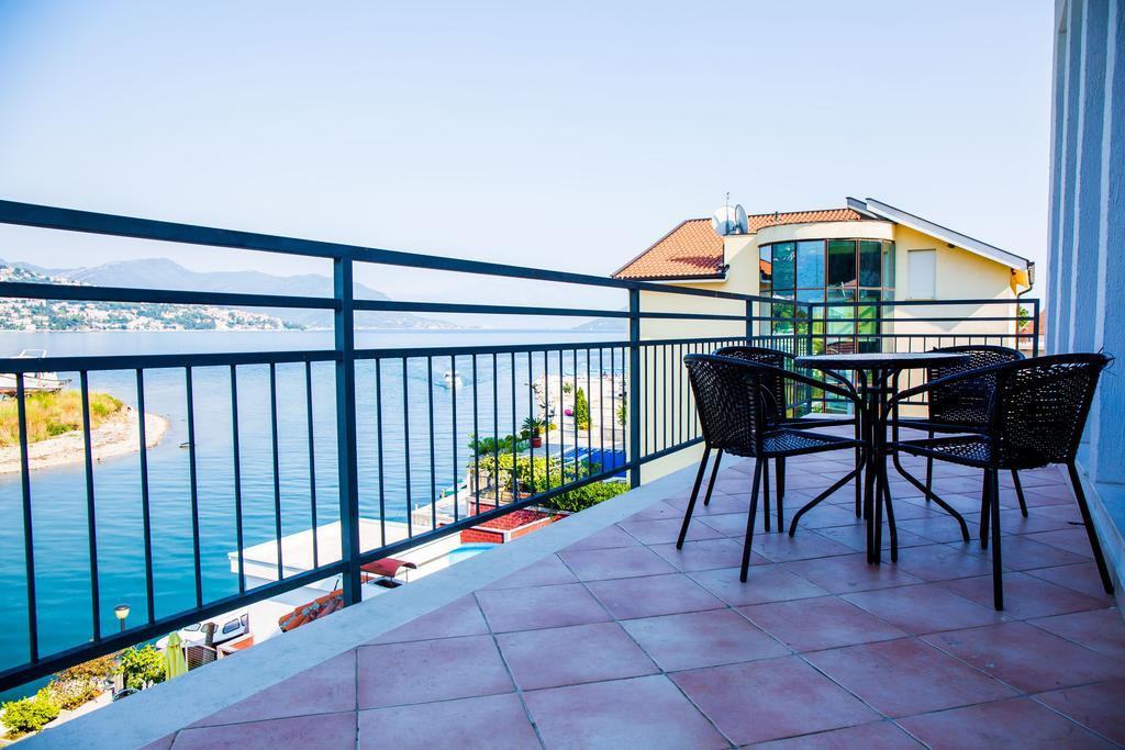 Apartments Riverside Herceg Novi Eksteriør billede