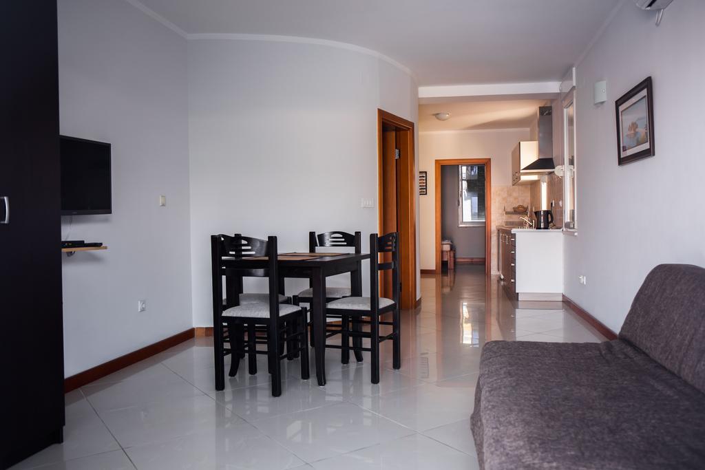 Apartments Riverside Herceg Novi Eksteriør billede