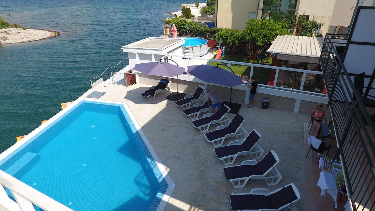 Apartments Riverside Herceg Novi Eksteriør billede